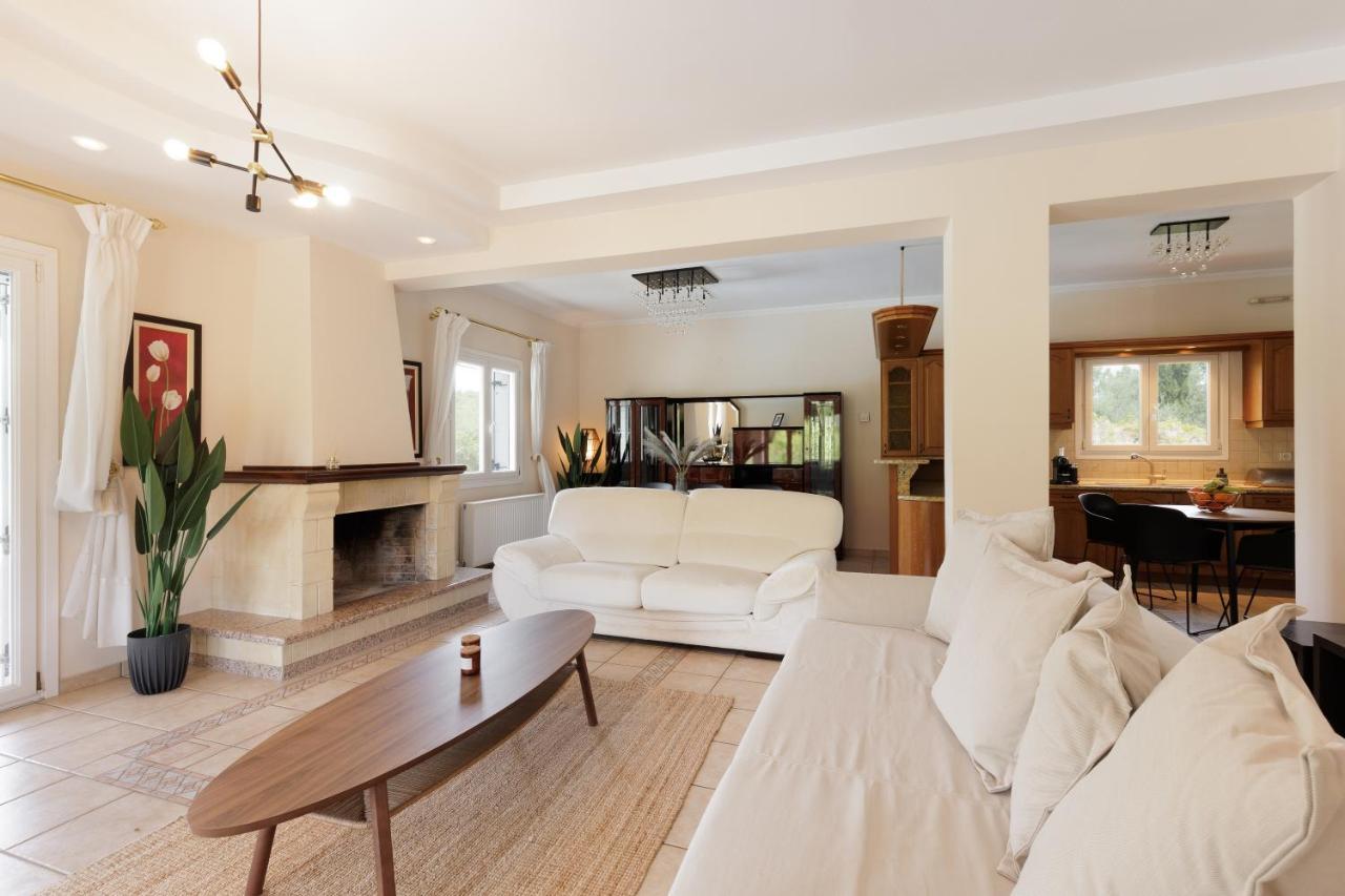 Country Villa Verde - 2Floor Family Home Kouramaditika Bagian luar foto