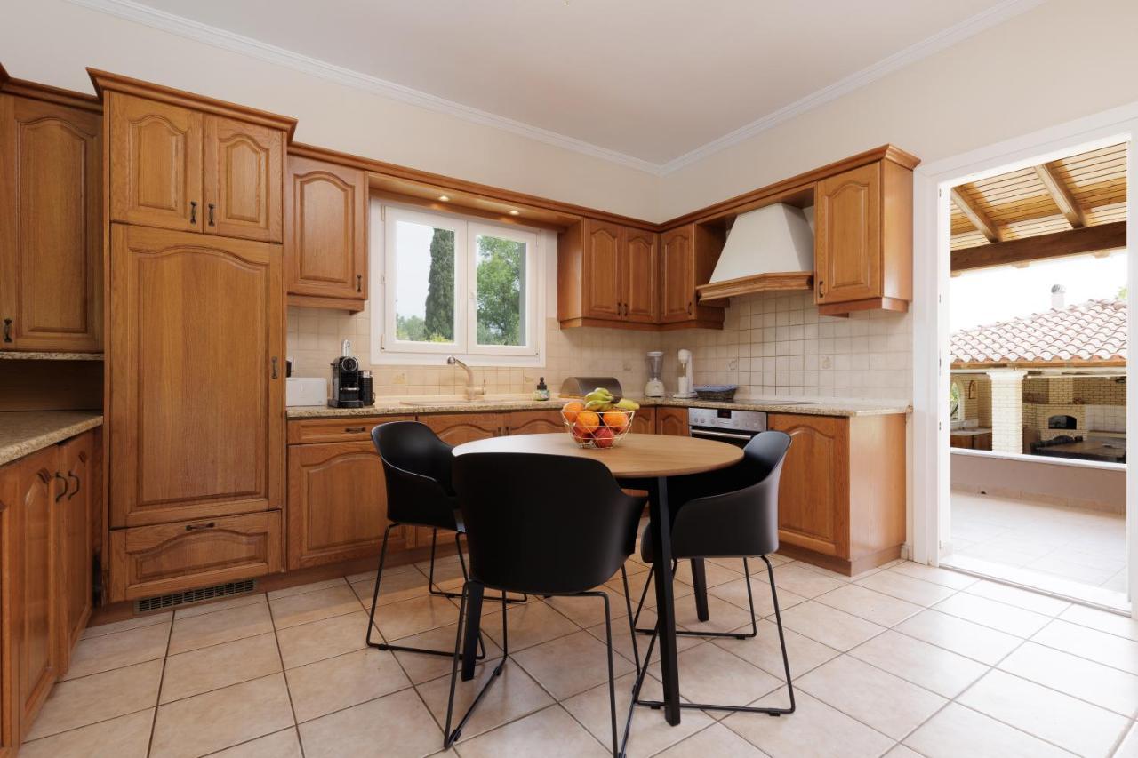 Country Villa Verde - 2Floor Family Home Kouramaditika Bagian luar foto