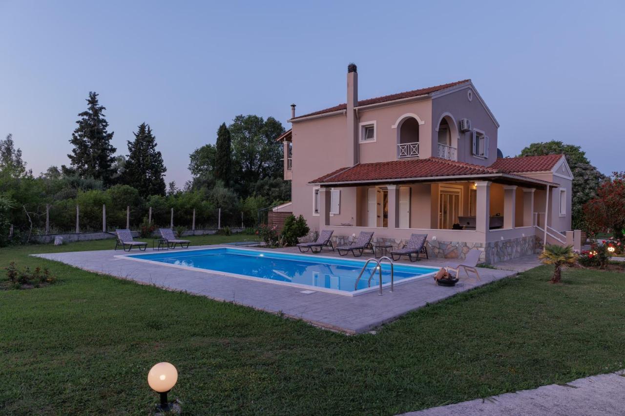 Country Villa Verde - 2Floor Family Home Kouramaditika Bagian luar foto
