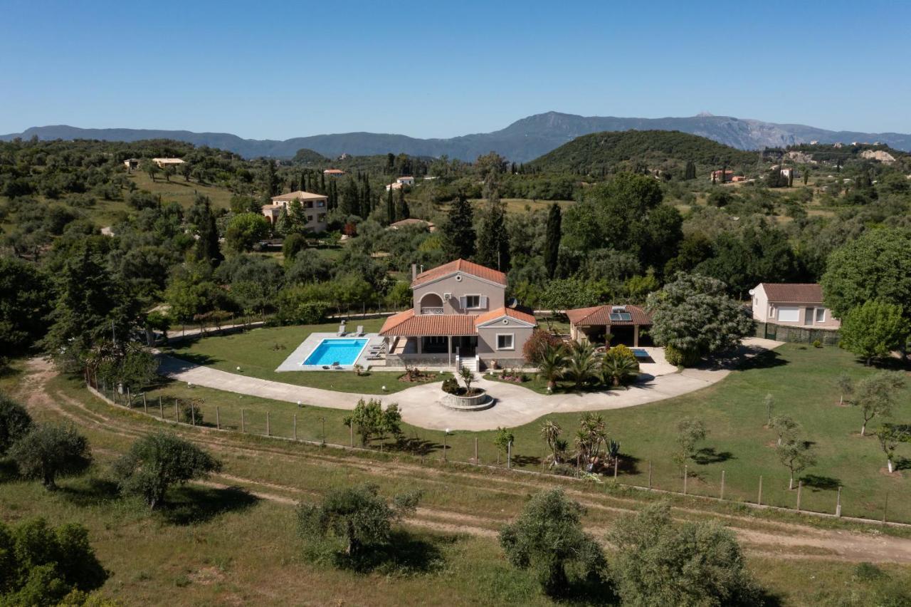 Country Villa Verde - 2Floor Family Home Kouramaditika Bagian luar foto