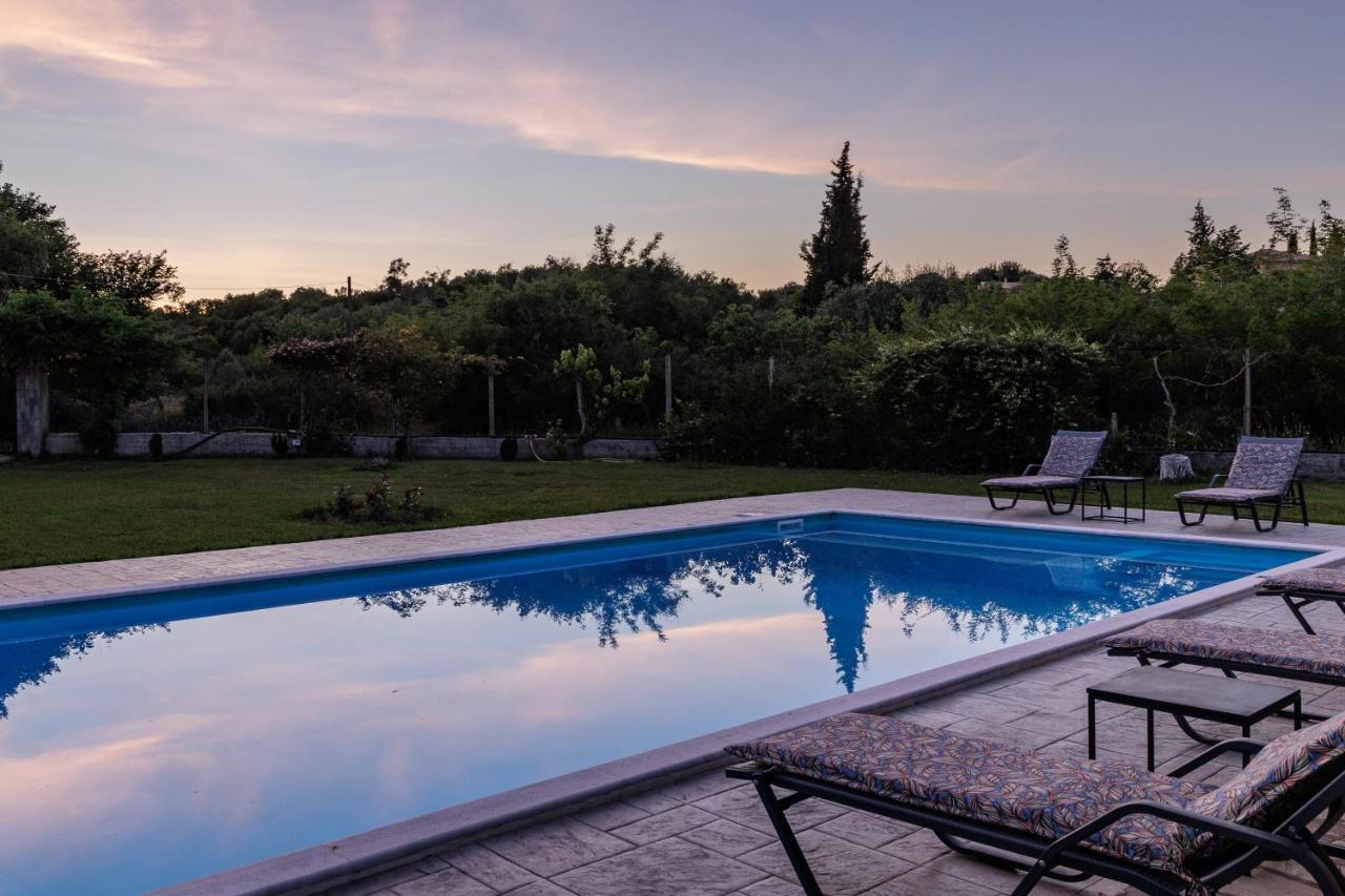 Country Villa Verde - 2Floor Family Home Kouramaditika Bagian luar foto