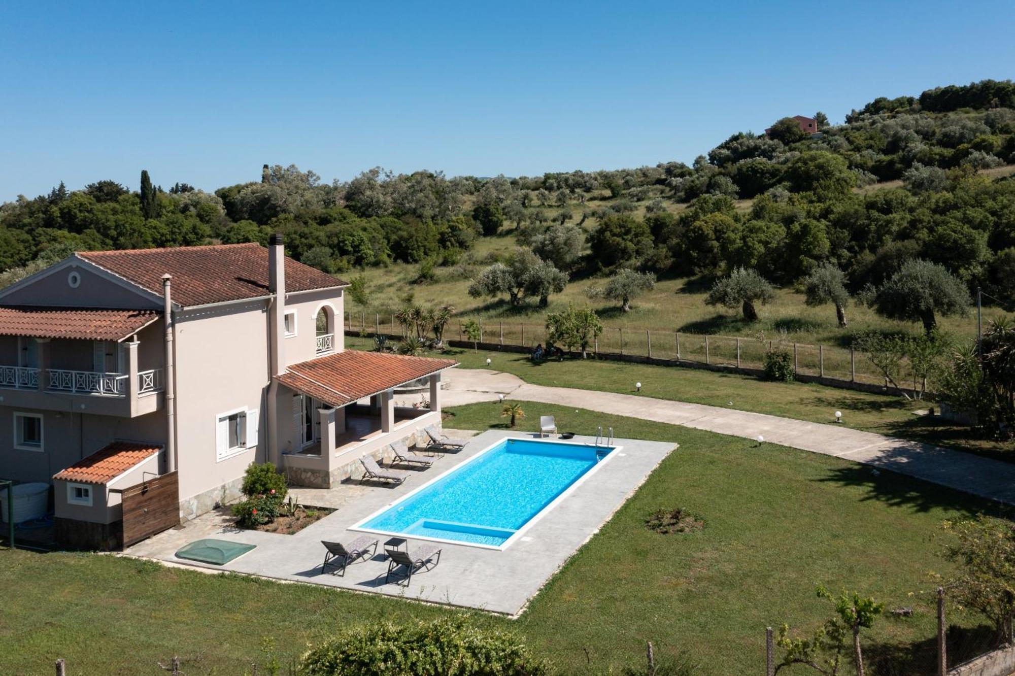 Country Villa Verde - 2Floor Family Home Kouramaditika Bagian luar foto
